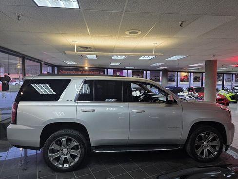 Used 2017 GMC Yukon SLE w/ Convenience Package image 8