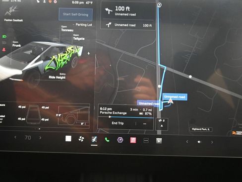 Used 2024 Tesla Cybertruck AWD Crew Cab image 15