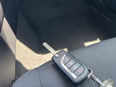 Used 2025 Toyota Corolla LE FWD image 21