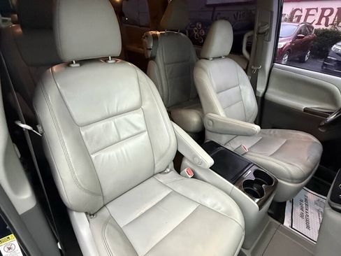 Used 2016 Toyota Sienna XLE w/ XLE Navigation Package FWD image 27