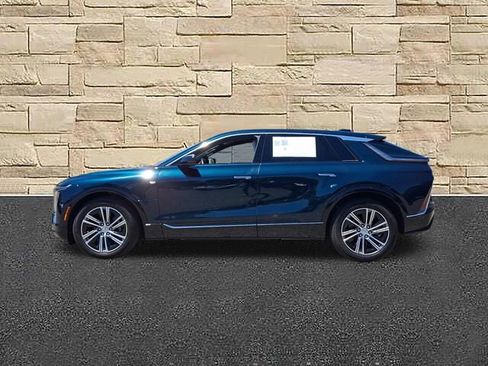 Certified 2024 Cadillac Lyriq Luxury AWD/4WD image 2
