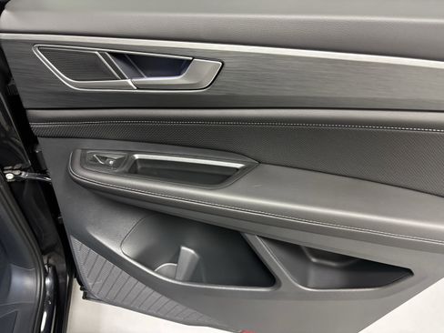 New 2026 Volkswagen Atlas Cross Sport SE image 14