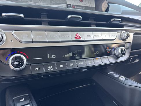 Used 2025 Kia Telluride S FWD image 23