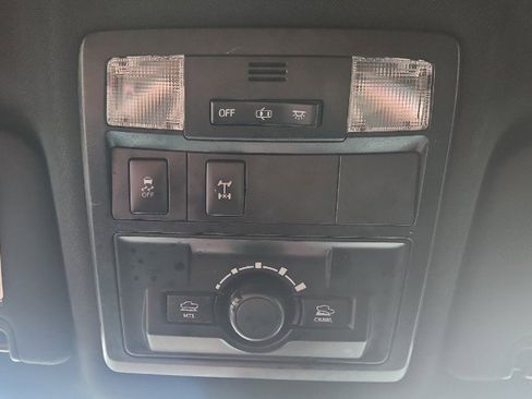 Used 2018 Toyota Tacoma TRD Off-Road image 17