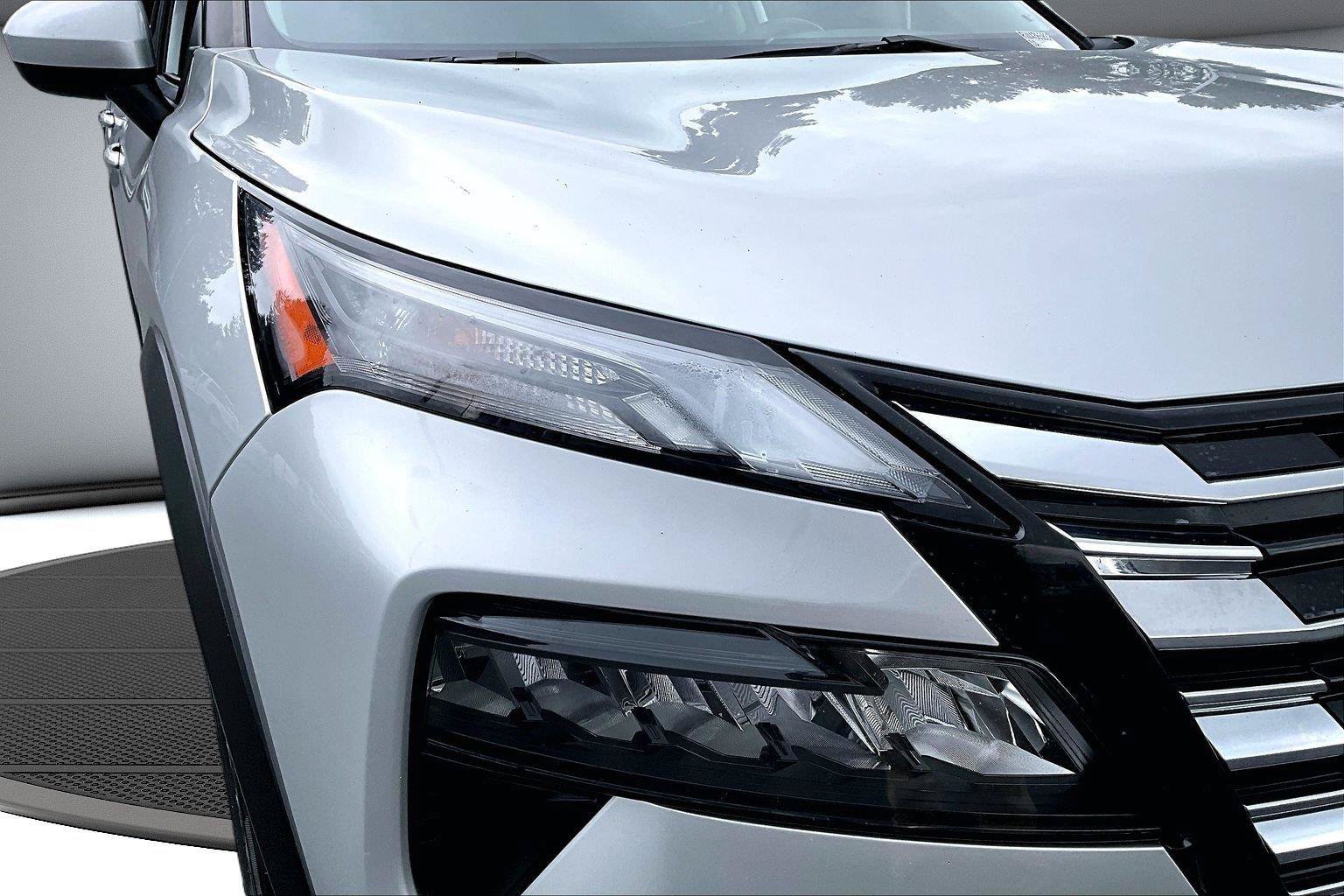 Used 2024 Nissan Rogue SV AWD/4WD image 33