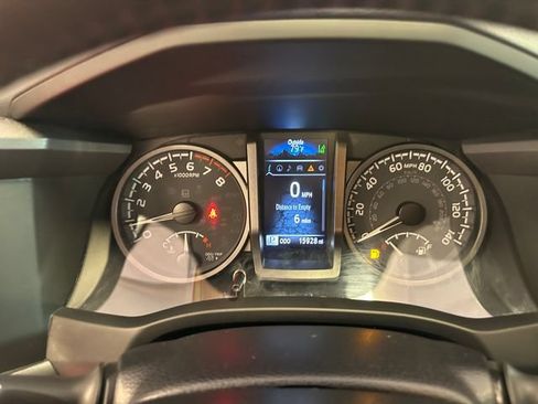 Used 2023 Toyota Tacoma TRD Off-Road w/ TRD Premium Off Road Package AWD/4WD image 19