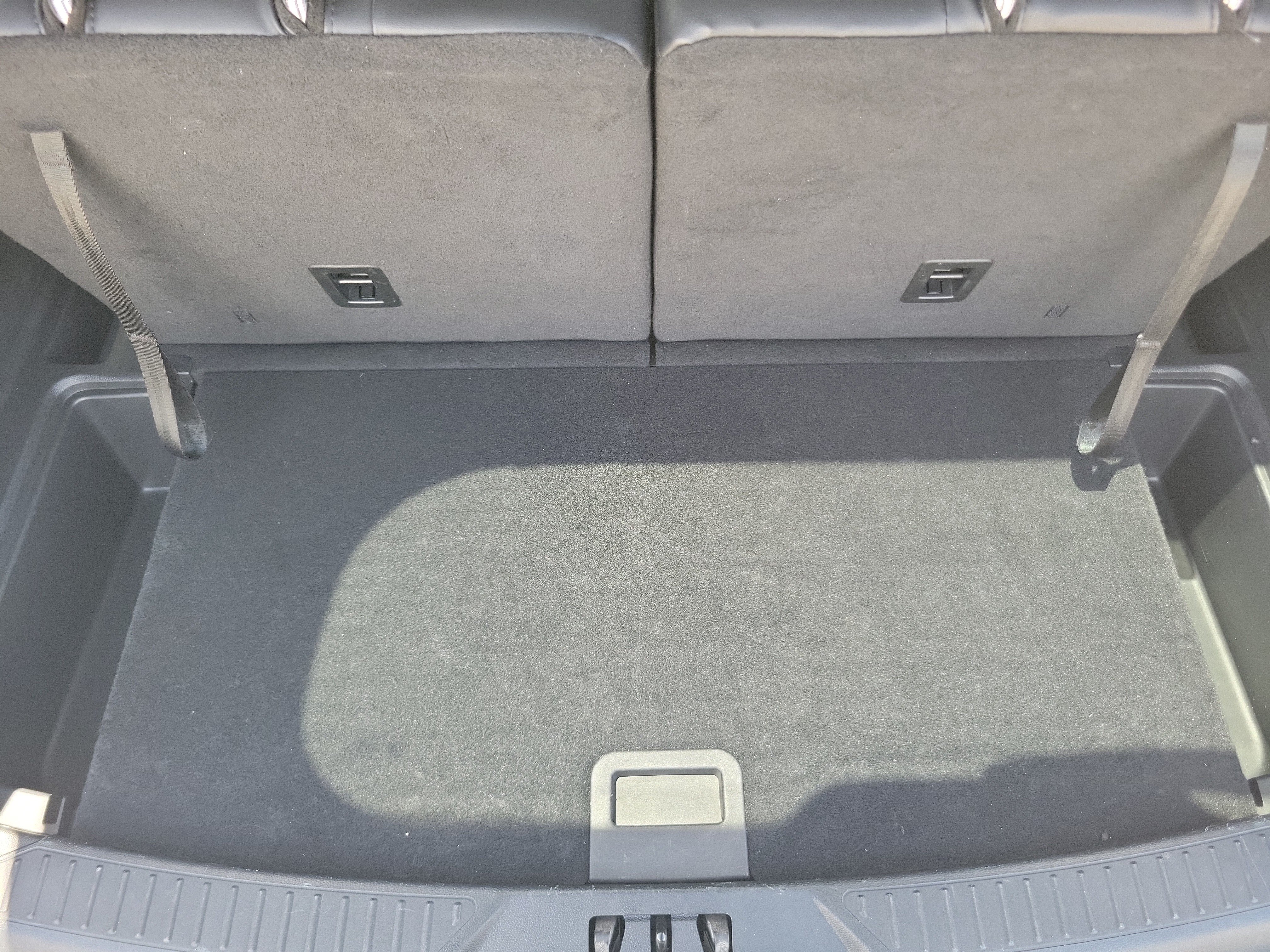 Used 2023 Ford Explorer XLT w/ Equipment Group 202A AWD/4WD image 18