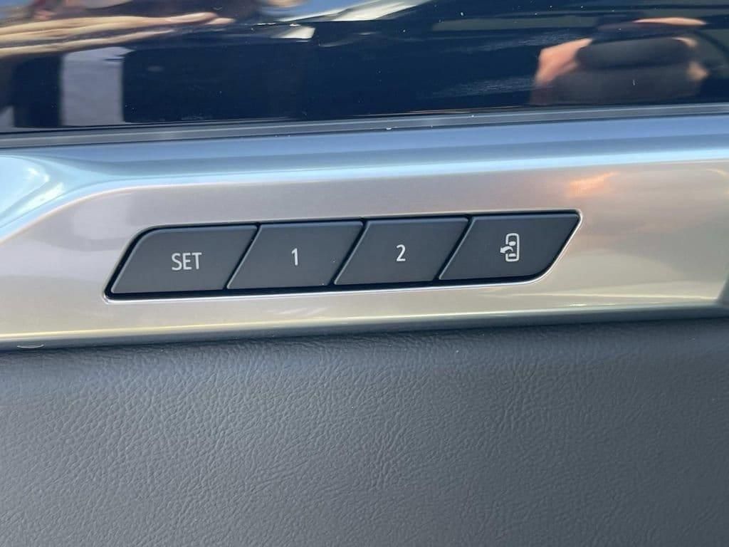 Certified 2025 Cadillac Escalade Sport AWD/4WD image 30