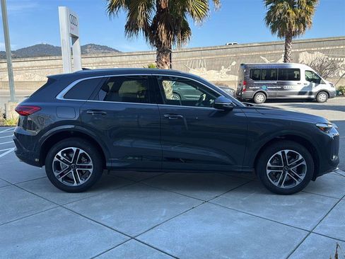 Used 2025 Audi Q5 Premium Plus w/ Premium Plus image 5