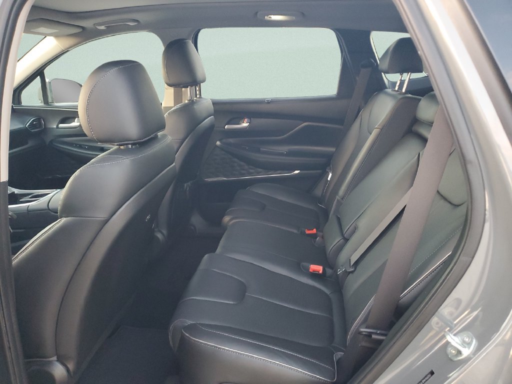 Used 2022 Hyundai Santa Fe SEL w/ Convenience + Premium Package AWD/4WD image 11