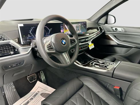 New 2026 BMW X5 xDrive40i w/ M Sport Package AWD/4WD image 10