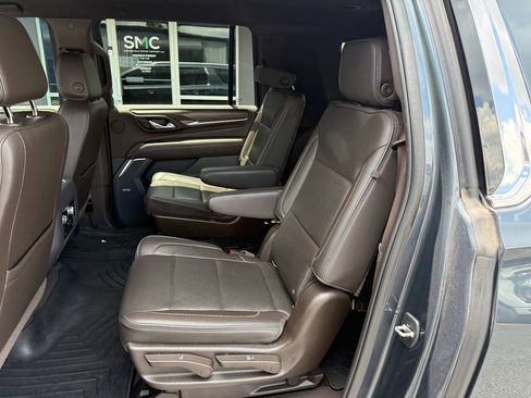 Used 2021 GMC Yukon XL Denali AWD/4WD image 17