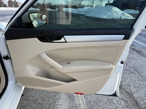 Used 2013 Volkswagen Passat 2.5 SE image 19