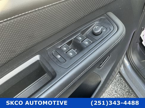 Used 2025 Volkswagen Atlas Cross Sport SE AWD/4WD image 22