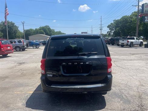 Used 2017 Dodge Grand Caravan w/ UConnect Hands-Free Group FWD image 6