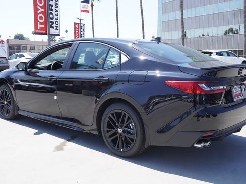 Certified 2026 Toyota Camry SE w/ Convenience Package FWD image 5