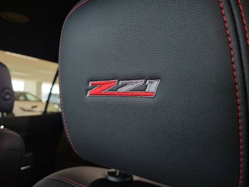 Used 2025 Chevrolet Traverse Z71 AWD/4WD image 30