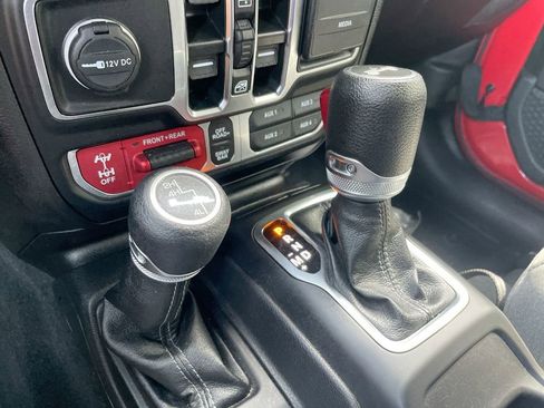 Used 2024 Jeep Wrangler Unlimited Rubicon w/ Convenience Group image 69