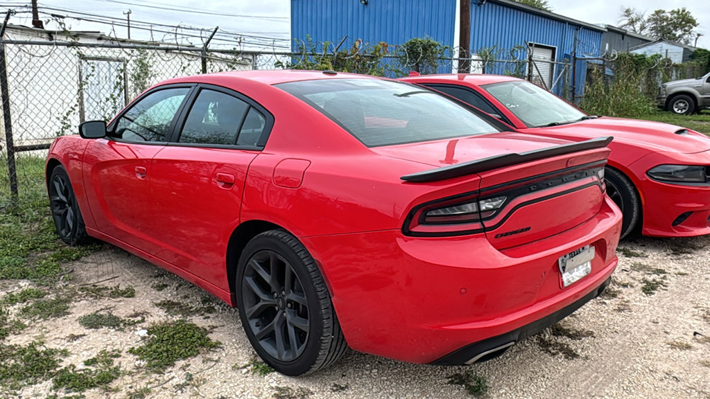 Used 2021 Dodge Charger SXT w/ Blacktop Package RWD image 12