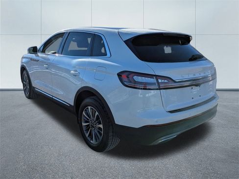 Used 2022 Lincoln Nautilus Reserve image 5