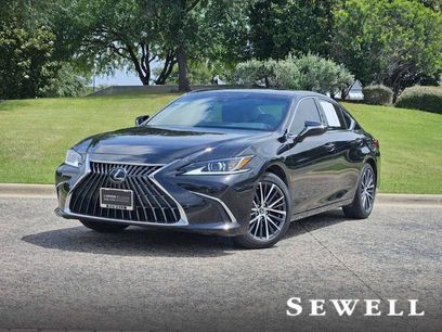 Certified 2025 Lexus ES 350 w/ Premium Package