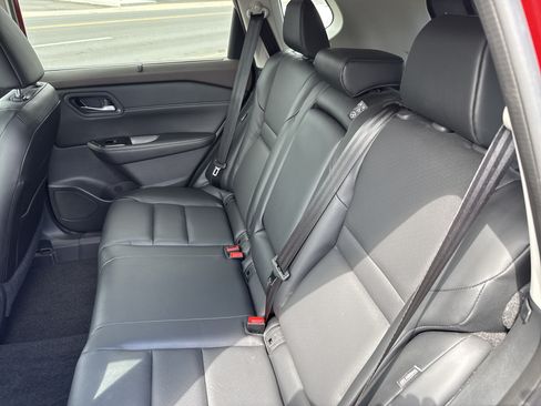Used 2023 Nissan Rogue SV w/ SV Premium Package AWD/4WD image 13
