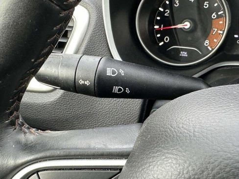 Used 2018 Jeep Compass Latitude w/ Safe & Security Group image 27