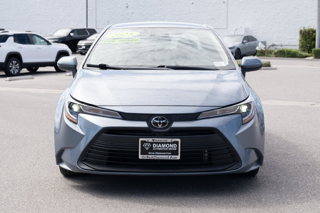 Used 2025 Toyota Corolla LE FWD image 2