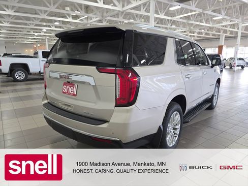 Used 2022 GMC Yukon SLT w/ SLT Luxury Package AWD/4WD image 5