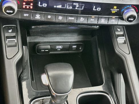 Used 2025 Kia Telluride S AWD/4WD image 26