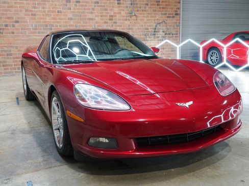 Used 2008 Chevrolet Corvette Coupe w/ Preferred Equipment Group RWD image 4