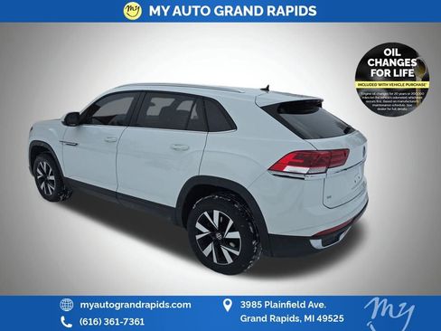 Used 2023 Volkswagen Atlas Cross Sport SE image 10