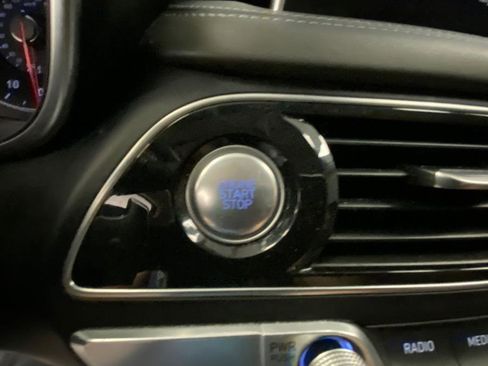 Used 2019 Genesis G70 2.0T Advanced image 29