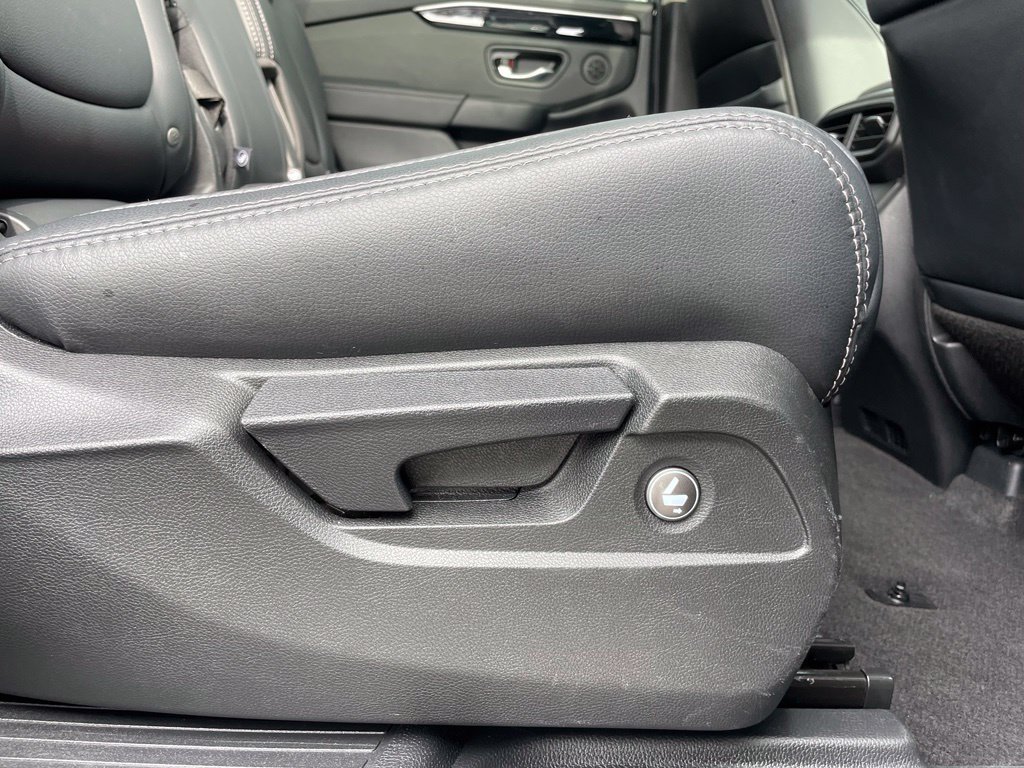 Certified 2025 Honda Pilot Touring image 37