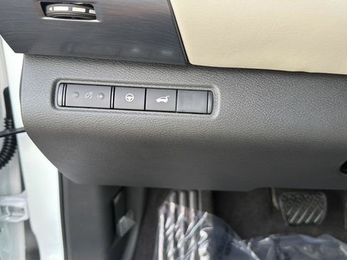New 2026 Nissan Pathfinder SL FWD image 19