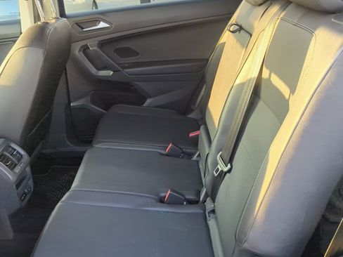 Used 2019 Volkswagen Tiguan SE w/ Panoramic Sunroof Package FWD image 22