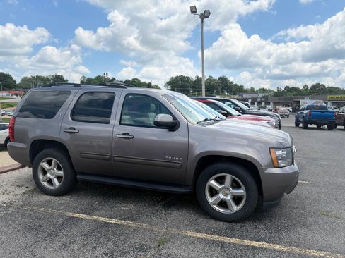 Used 2012 Chevrolet Tahoe LT w/ Luxury Package AWD/4WD image 2