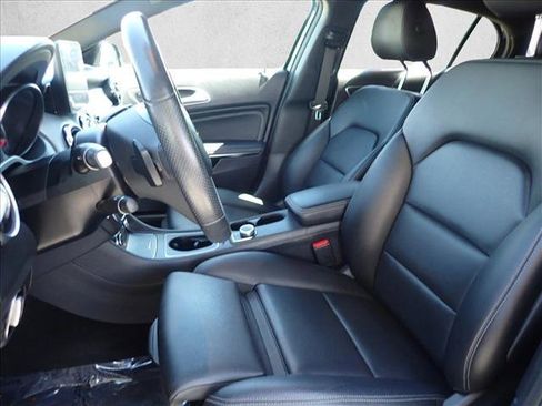 Used 2020 Mercedes-Benz GLA 250 4MATIC image 12