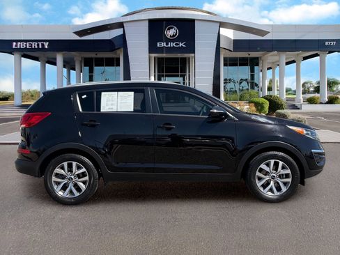 Used 2015 Kia Sportage LX FWD image 3