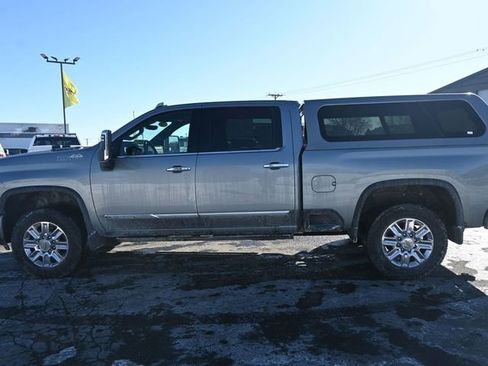 Used 2024 Chevrolet Silverado 3500 High Country w/ High Country Premium Package image 8