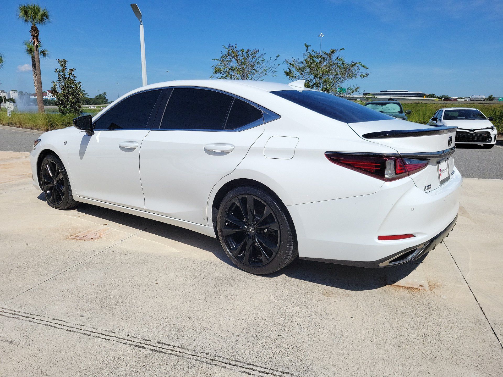 Used 2021 Lexus ES 350 F Sport w/ Special Edition FWD image 2