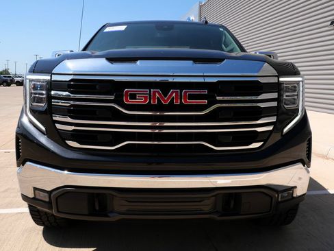 Used 2025 GMC Sierra 1500 SLT AWD/4WD image 4