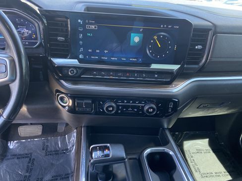 Used 2022 Chevrolet Silverado 1500 LT Trail Boss w/ LT Trail Boss Premium Package AWD/4WD image 14