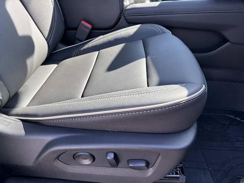 New 2026 Chevrolet Suburban Premier image 31