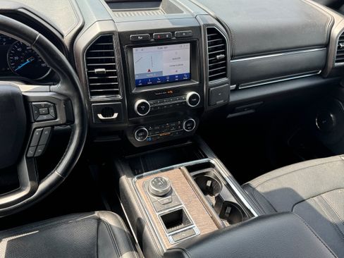 Used 2020 Ford Expedition Limited RWD image 15