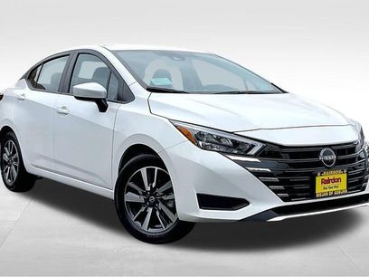 New 2025 Nissan Versa SV w/ Trunk Package