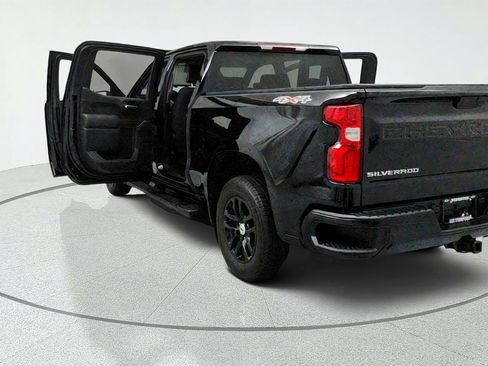Used 2021 Chevrolet Silverado 1500 RST w/ Bed Protection Package AWD/4WD image 11