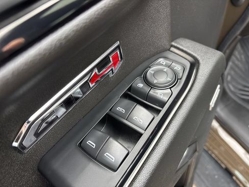 Used 2023 GMC Sierra 1500 AT4 w/ AT4 Premium Package AWD/4WD image 10