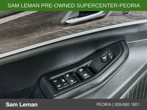 Used 2023 Jeep Grand Cherokee L Limited w/ Black Appearance Package AWD/4WD image 18