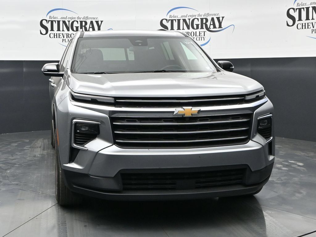 Certified 2025 Chevrolet Traverse LT AWD/4WD image 2